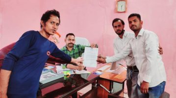 किरतपुर नगर में विद्युत व्यवस्था चरमराती देख आम आदमी पार्टी कार्यकर्ताओं ने एडीएम अरविंद कुमार को ज्ञापन सौंपा