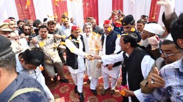 नगीना मनोज पारस के बेटे की शादी में आये अखिलेश यादव