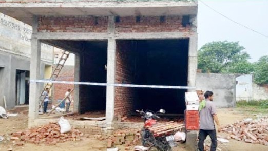 सहारनपुर में अवैध निर्माणाधीन कॉलोनी पर विकास प्राधिकरण ने लगाई सील, अवैध निर्माणकर्ताओ में मचा हड़कंप